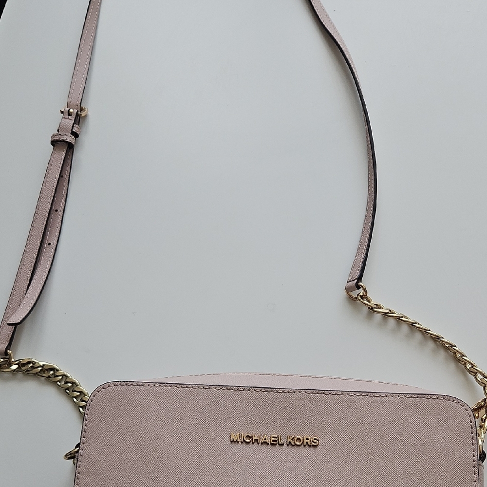 Michael Kors Blush Crossbody Bag with Gold Chain - Picture 5 of 11